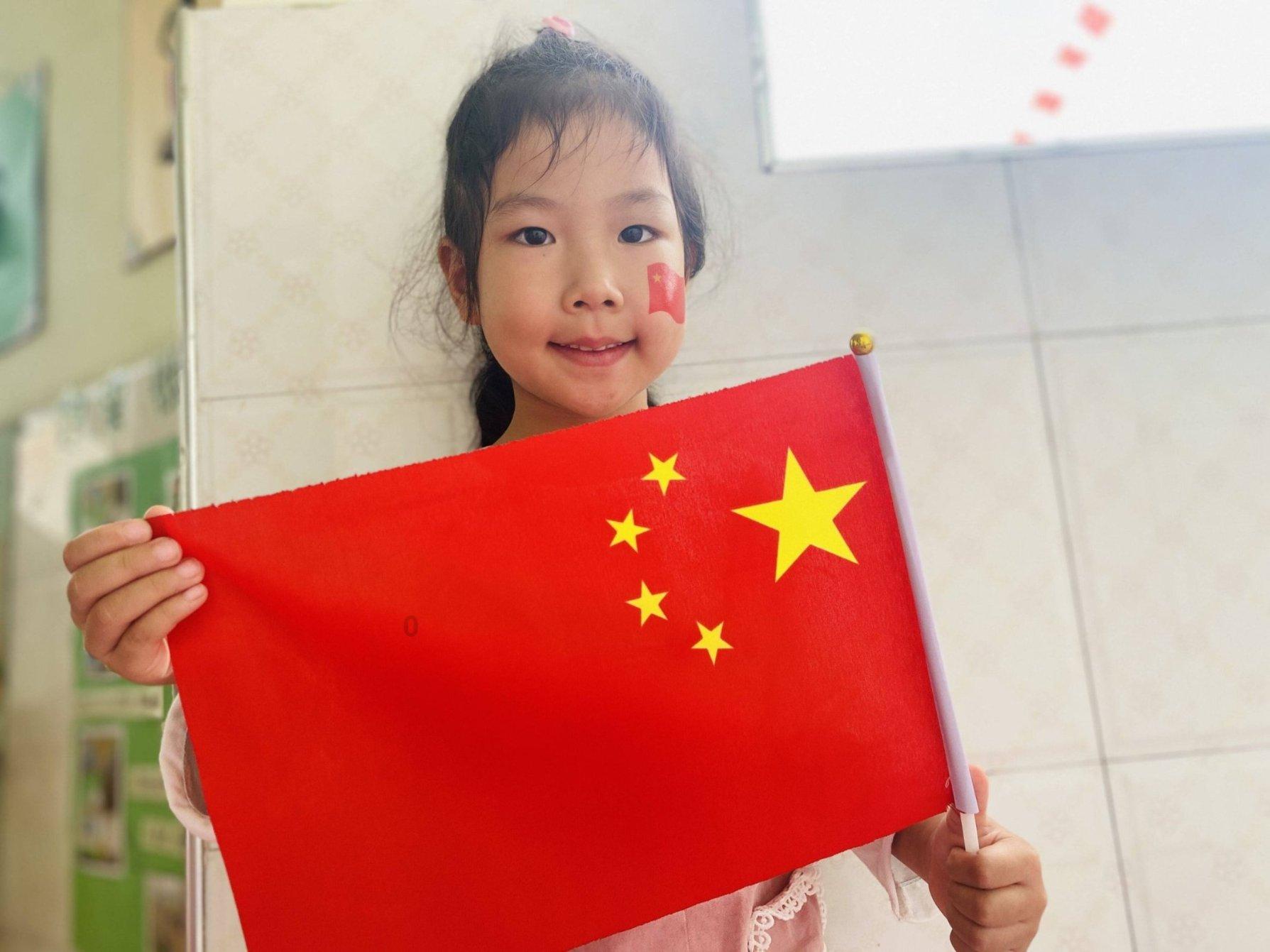 刘亦菲生图精修差距大，本人发福明显，网友是何看法？